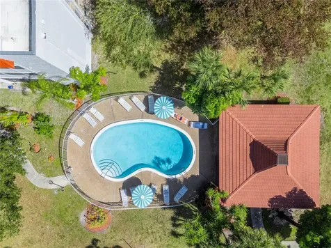 3551 Inverrary Drive Lauderhill FL 33319