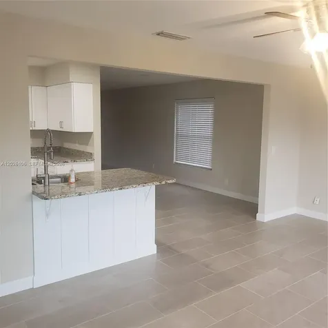 9051 SE Eagle Avenue Hobe Sound FL 33455