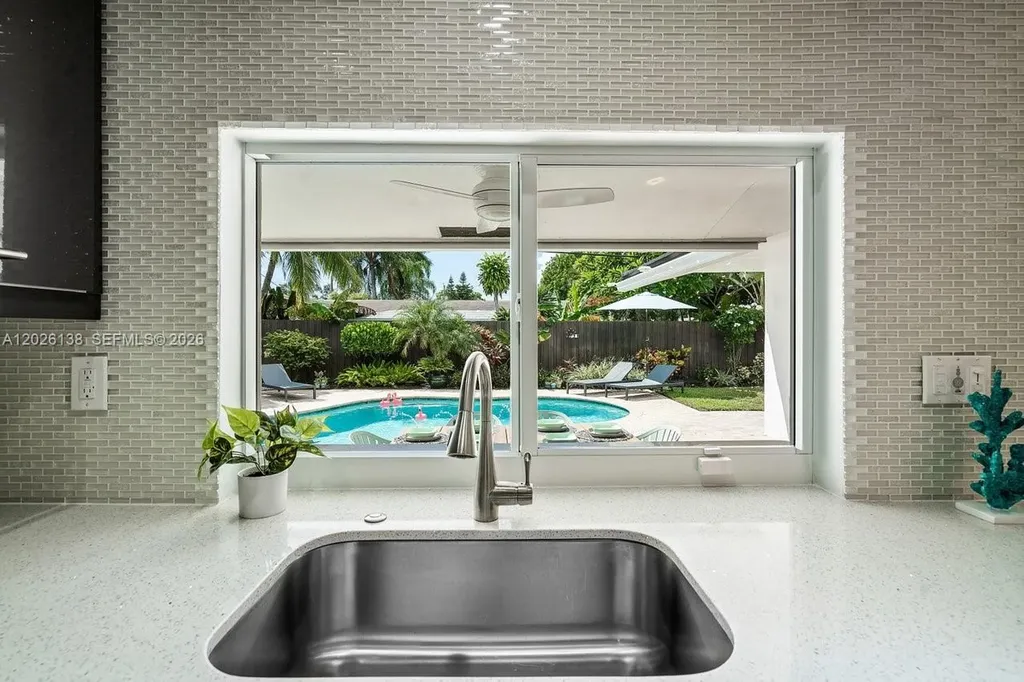 2010 NE 57th Street Fort Lauderdale FL 33308