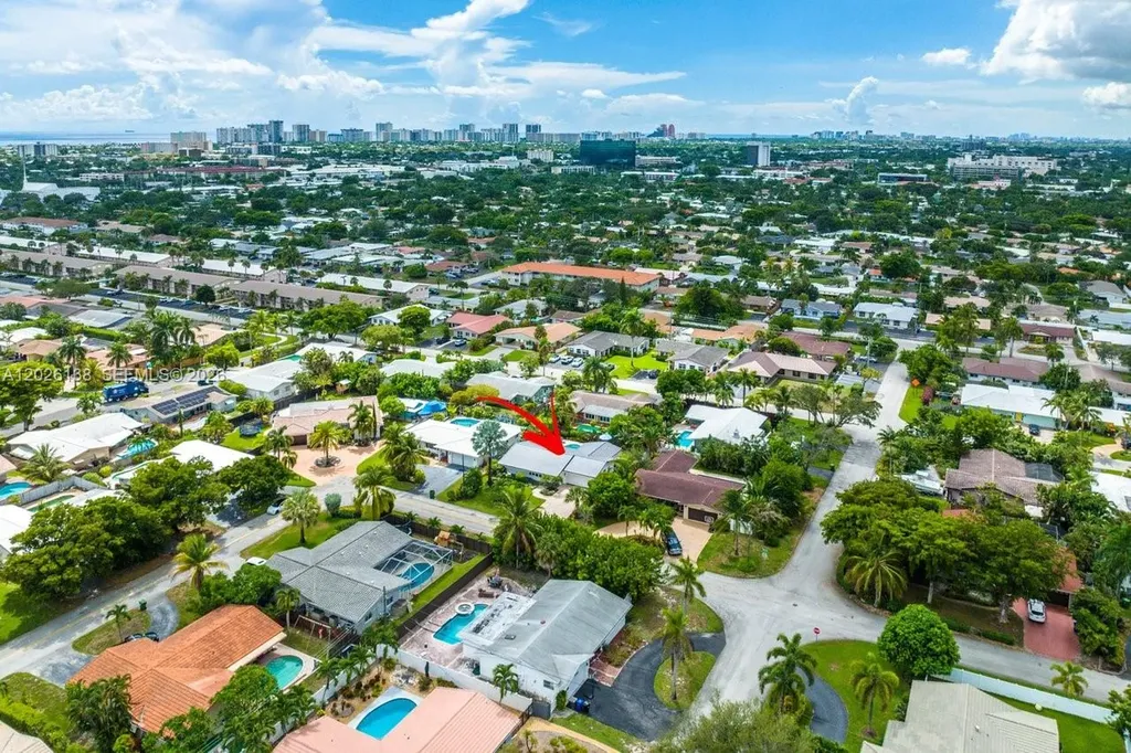 2010 NE 57th Street Fort Lauderdale FL 33308