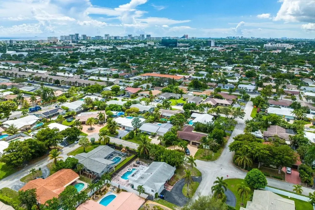 2010 NE 57th Street Fort Lauderdale FL 33308