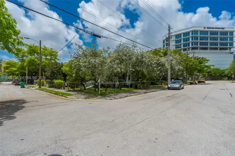 1246 NW 9th Avenue Miami FL 33136