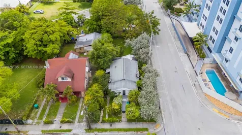 1246 NW 9th Avenue Miami FL 33136