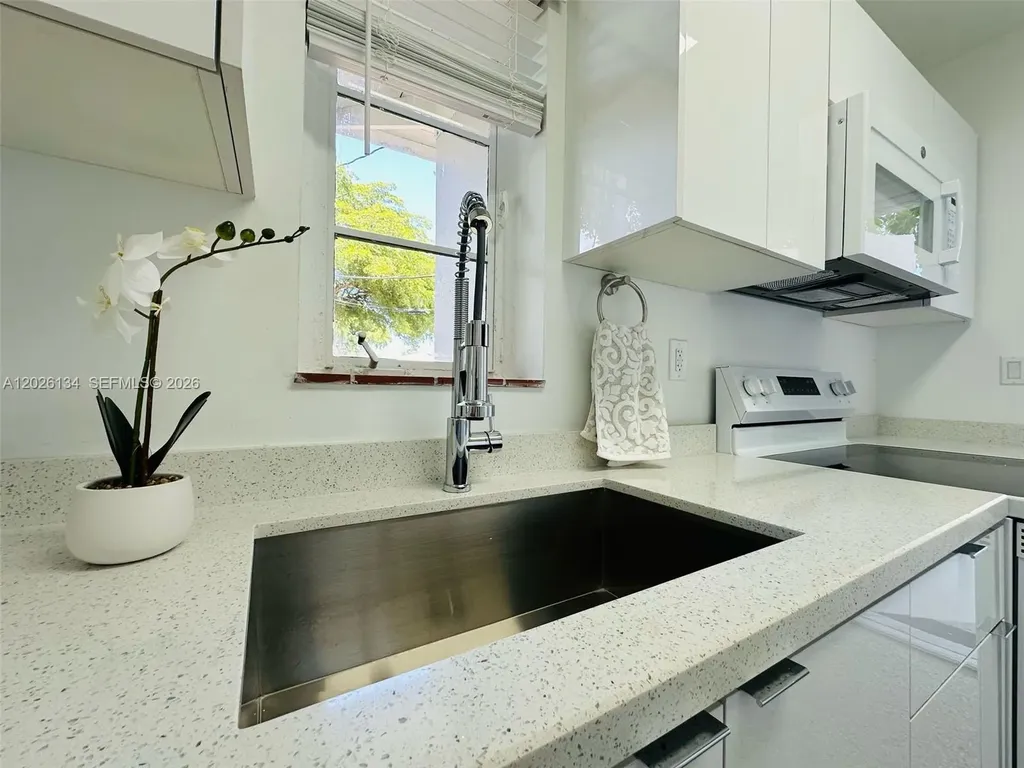 417 SE 14th Court Fort Lauderdale FL 33316