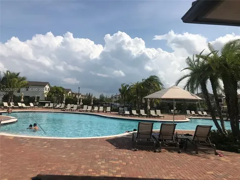 9307 W 33rd Way Hialeah FL 33018