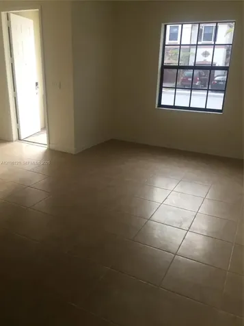 9307 W 33rd Way Hialeah FL 33018