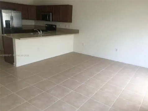 9307 W 33rd Way Hialeah FL 33018