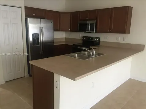 9307 W 33rd Way Hialeah FL 33018