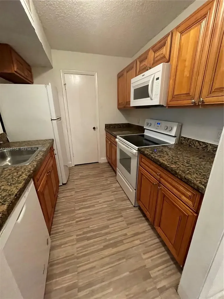4261 W Mcnab Road Pompano Beach FL 33069
