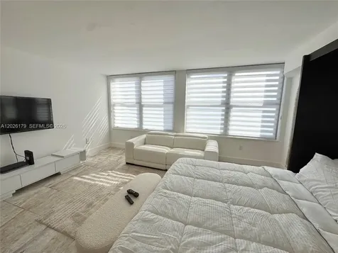2899 Collins Avenue Miami Beach FL 33140