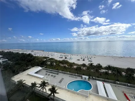 2899 Collins Avenue Miami Beach FL 33140