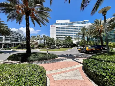 2899 Collins Avenue Miami Beach FL 33140