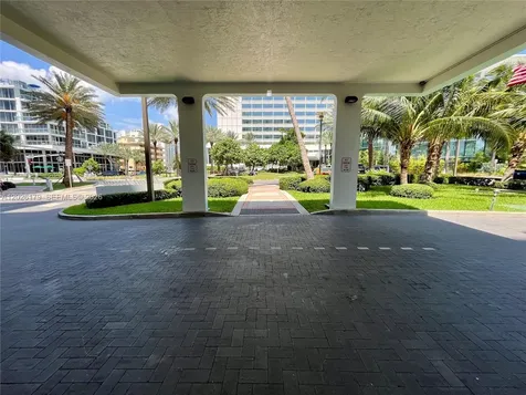 2899 Collins Avenue Miami Beach FL 33140