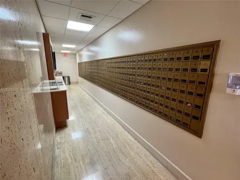 2899 Collins Avenue Miami Beach FL 33140