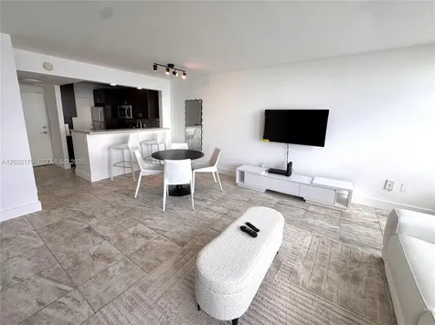2899 Collins Avenue Miami Beach FL 33140