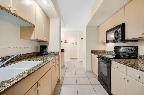 6917 Collins Avenue Miami Beach FL 33141