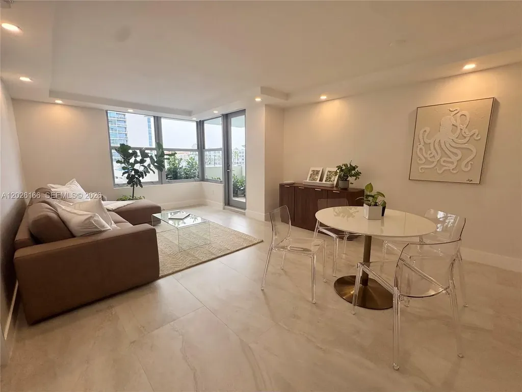 2899 Collins Avenue Miami Beach FL 33140