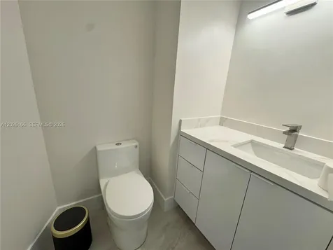 2899 Collins Avenue Miami Beach FL 33140
