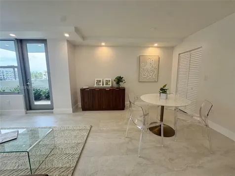 2899 Collins Avenue Miami Beach FL 33140