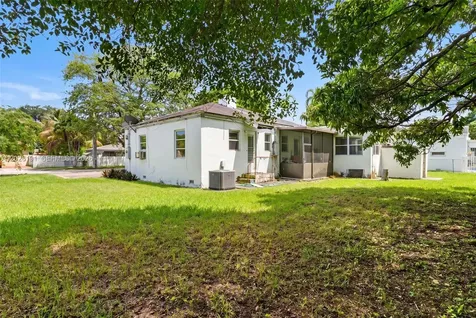 1279 NW 41st Street Miami FL 33142