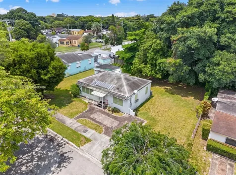 1279 NW 41st Street Miami FL 33142