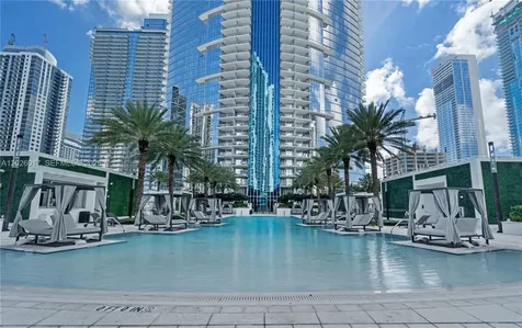 851 NE 1st Avenue Miami FL 33132
