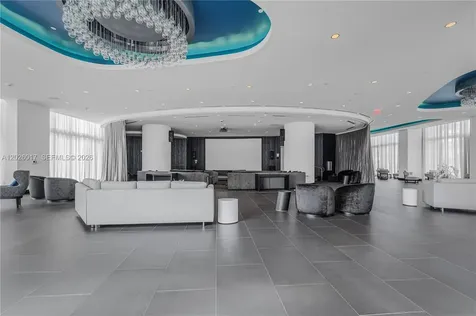 851 NE 1st Avenue Miami FL 33132