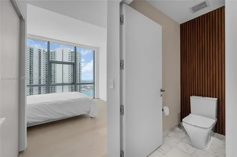 851 NE 1st Avenue Miami FL 33132
