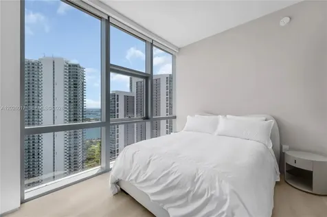 851 NE 1st Avenue Miami FL 33132