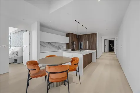 851 NE 1st Avenue Miami FL 33132
