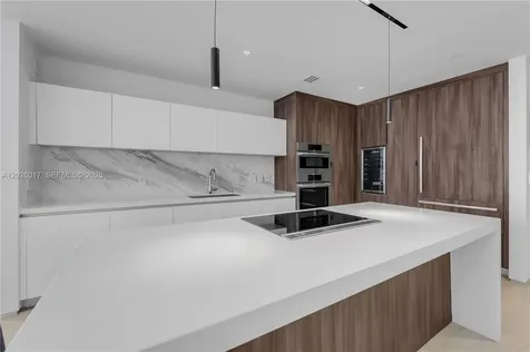 851 NE 1st Avenue Miami FL 33132