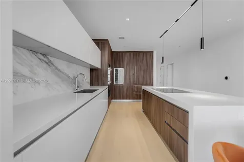 851 NE 1st Avenue Miami FL 33132