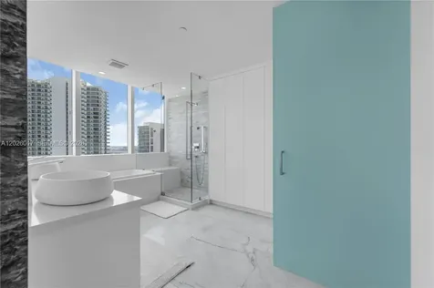 851 NE 1st Avenue Miami FL 33132