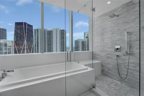 851 NE 1st Avenue Miami FL 33132