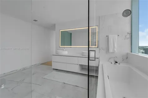 851 NE 1st Avenue Miami FL 33132
