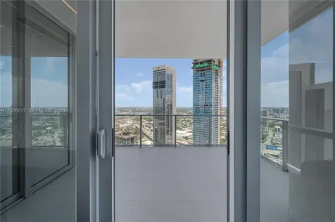 851 NE 1st Avenue Miami FL 33132