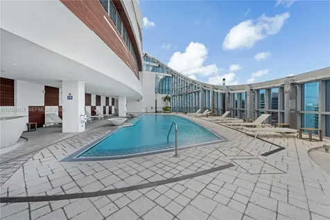 851 NE 1st Avenue Miami FL 33132