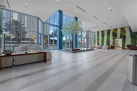 851 NE 1st Avenue Miami FL 33132