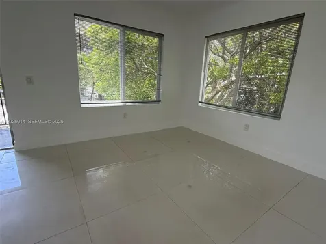 44 NW 10th Avenue Miami FL 33128