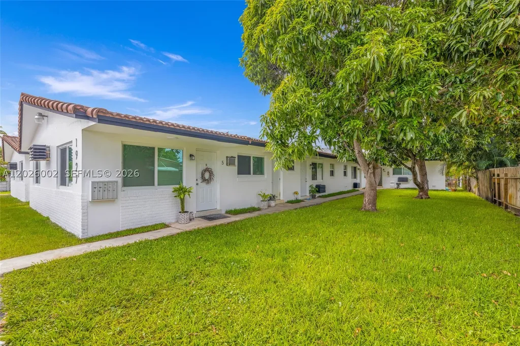 1927/1929 Roosevelt Street Hollywood FL 33020