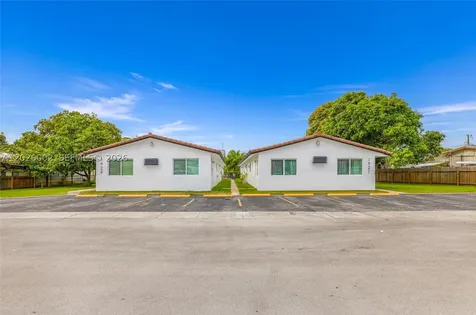 1927/1929 Roosevelt Street Hollywood FL 33020