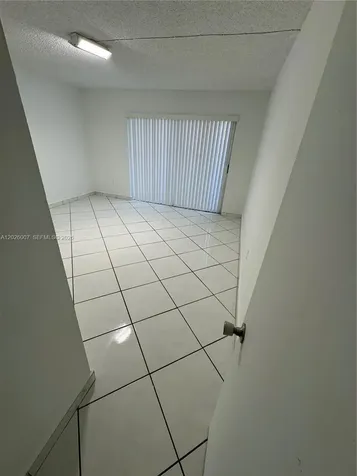 1555 W 44th Place Hialeah FL 33012