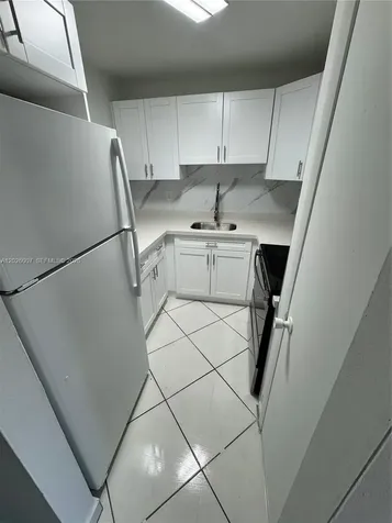 1555 W 44th Place Hialeah FL 33012