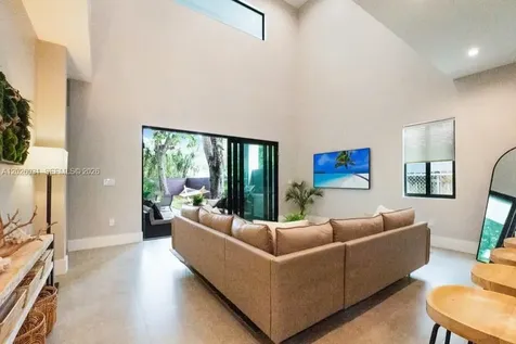 3379 William Avenue Miami FL 33133