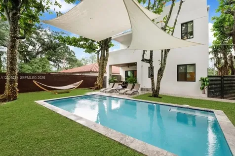 3379 William Avenue Miami FL 33133