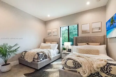 3379 William Avenue Miami FL 33133