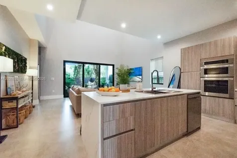 3379 William Avenue Miami FL 33133