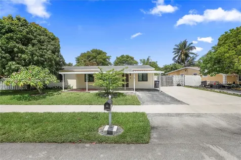 1611 SW 67th Avenue North Lauderdale FL 33068