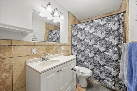 1611 SW 67th Avenue North Lauderdale FL 33068