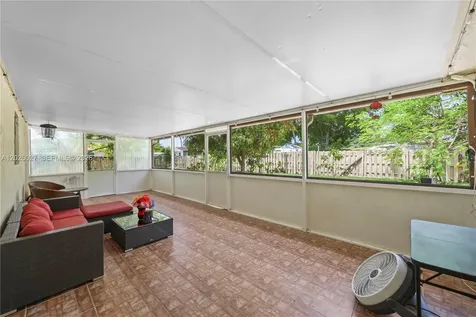1611 SW 67th Avenue North Lauderdale FL 33068